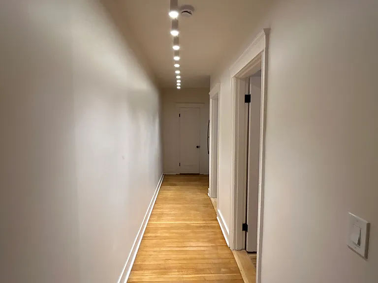 109 Montgomery St #2 — Photo 38