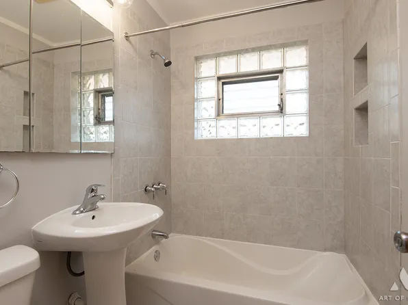 9416 S 80th Ct, Hickory Hills, IL 60457