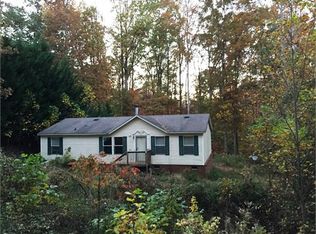 413 Meadows Ln, Townville, SC 29689