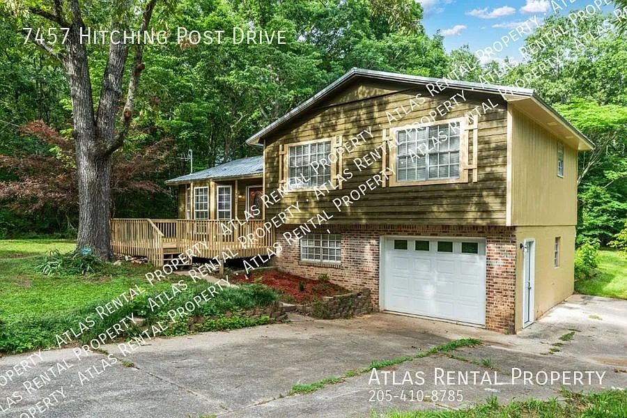 Move-In Ready 3BR Home with Modern Updates & Extra Living Space! — Photo 2