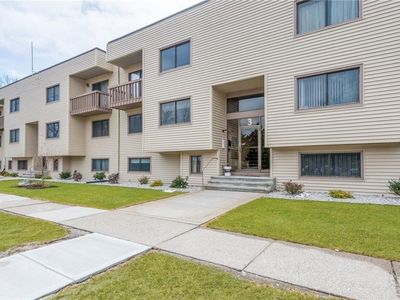 196 Old River Rd #117, Lincoln, RI, 02865