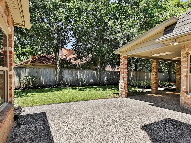 810 Herdsman Dr — Photo 44