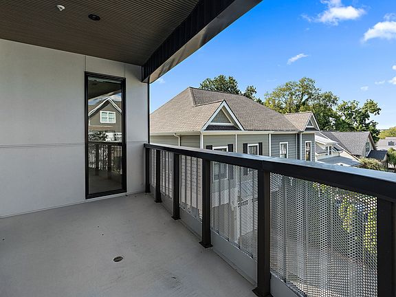 5th image of 500 Merritt Ave #202-1-1