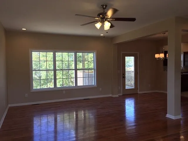 976 Cobble Dr — Photo 5