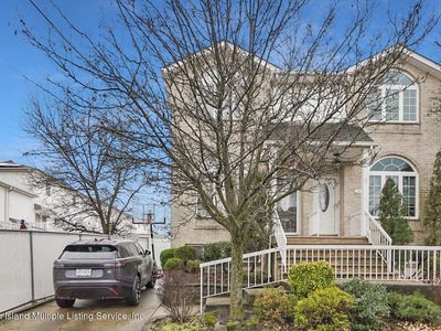 22 Millennium Loop, Staten Island, NY, 10309