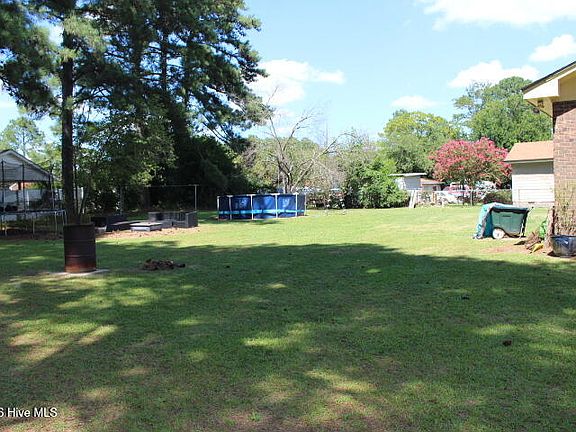 2nd image of 828 Sutton Road