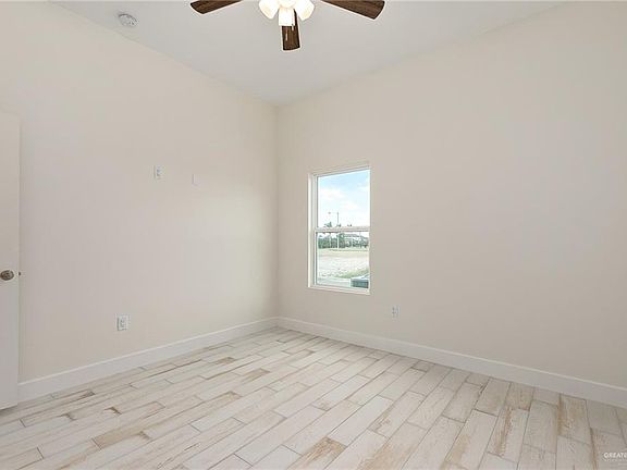 5th image of 2914 Allen Dr