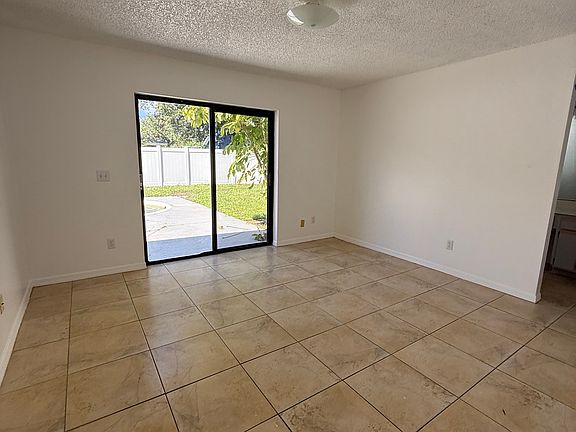 4th image of 4900 Volusia Ave