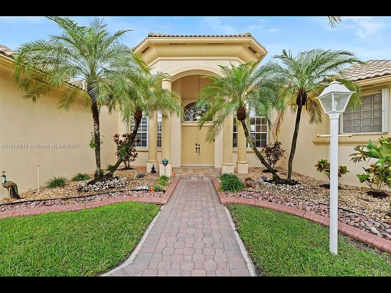 1873 NW 139th Ave — Photo 5