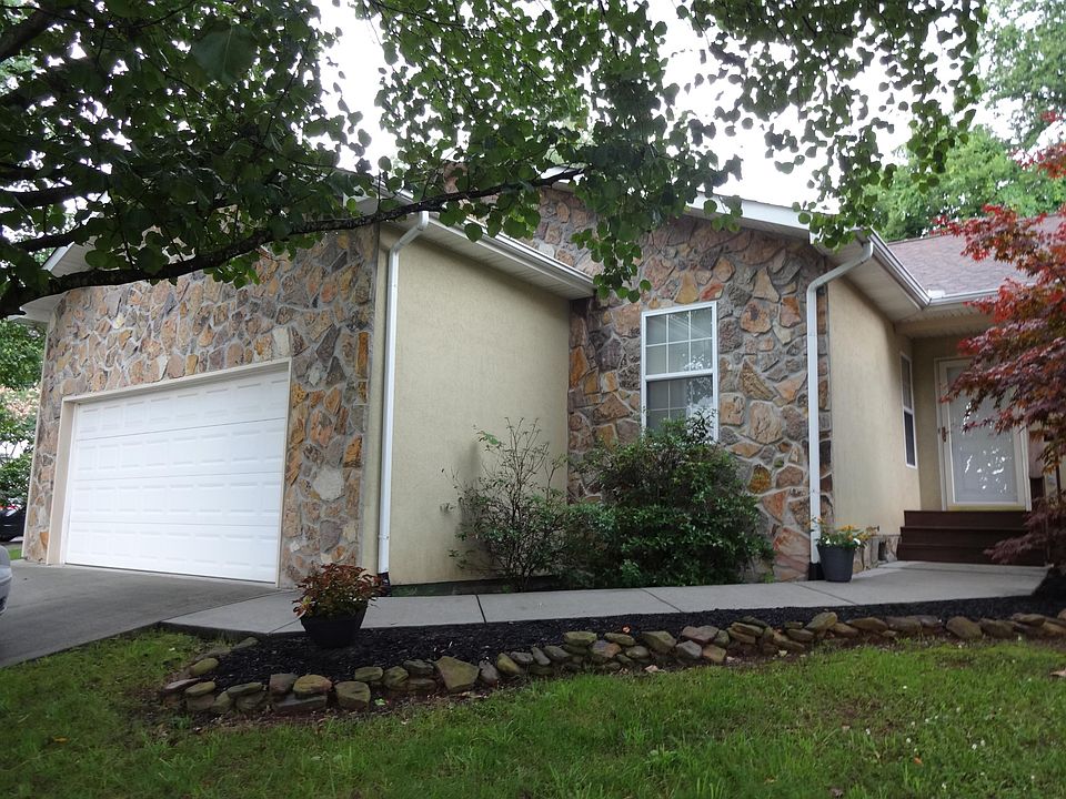 1st image of 1639 Banyan Way
