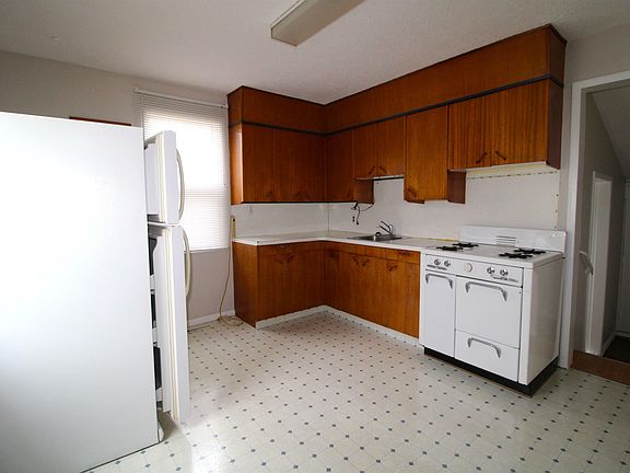 3rd image of 4918 45th Ave