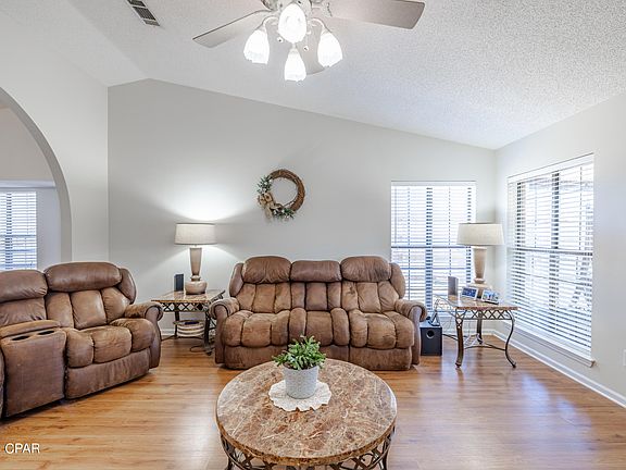 5th image of 2112 Willow Bend Ln