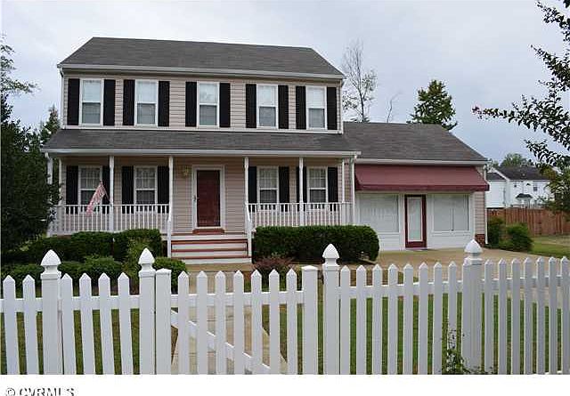 1st image of 425 Green Hollow Ln