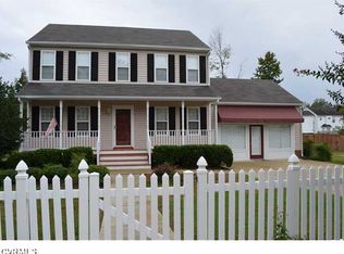 425 Green Hollow Ln, Sandston, VA 23150