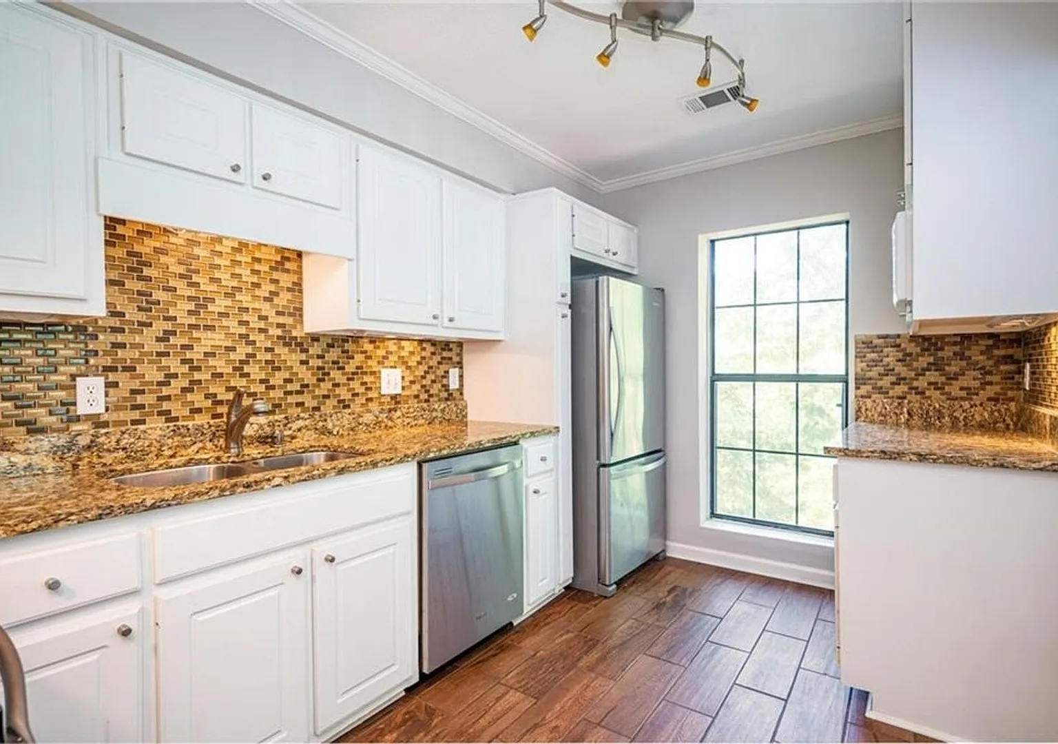 Charming 2BR Condo in Atlanta — Photo 4