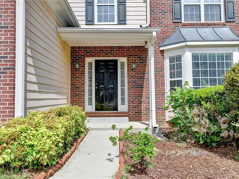3380 McClure Woods Dr — Photo 4