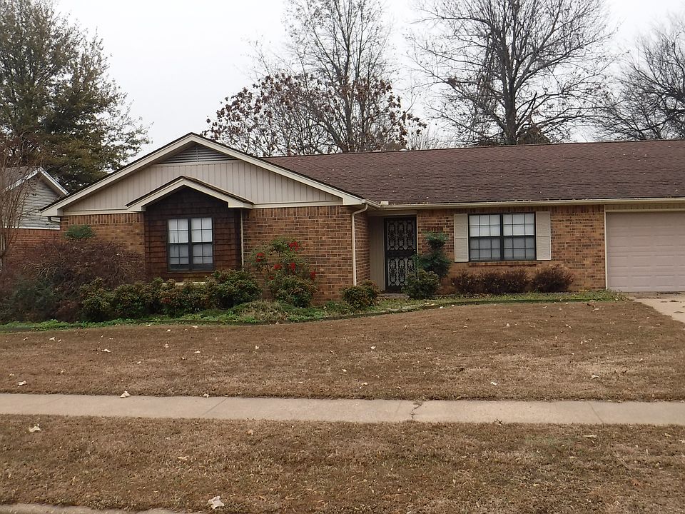1st image of 1117 Mayfair Ln