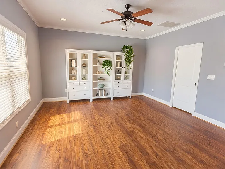 505 Capstone Dr — Photo 11