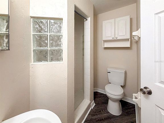5th image of 4003 SW 27th St APT 13
