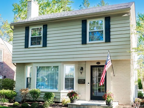 16260 Locherbie Ave, Beverly Hills, MI 48025