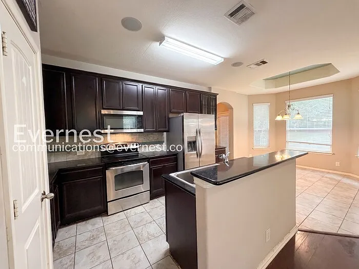 1620 Willow Vis — Photo 2