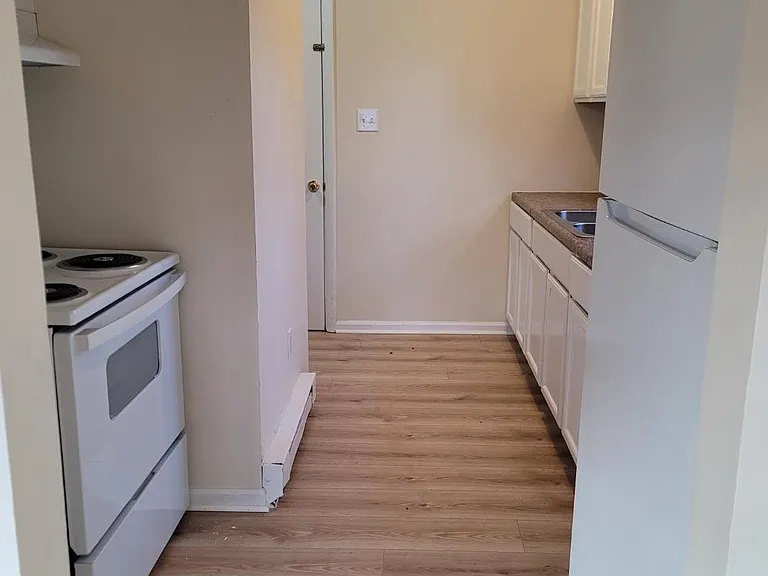 5068 Potomac Dr — Photo 4