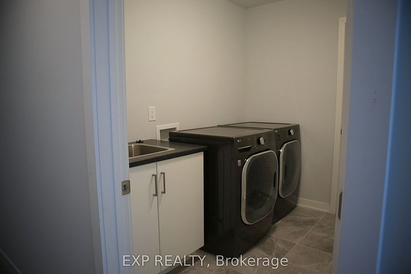 Ottawa House for rent - 4 Bedrooms — photo 35