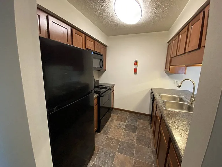 Basswood Apartments — Photo 12