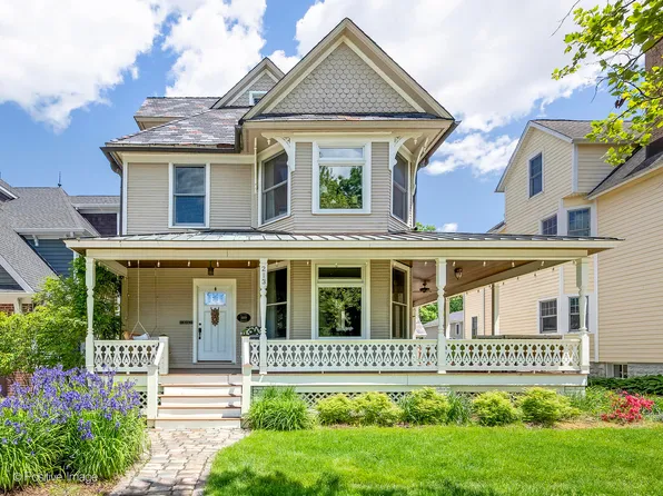 213 S Ashland Ave, La Grange, IL 60525