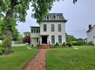 109 Fire Island Ave #4, Babylon, NY 11702