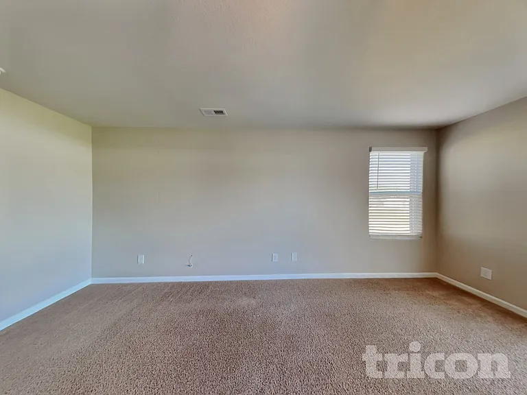 260 Chedworth Dr — Photo 2