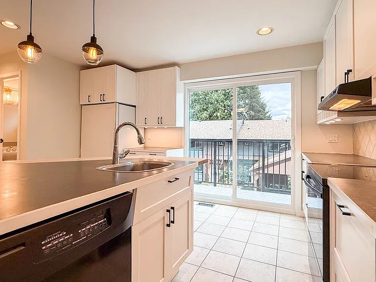 1530 McNair Dr — Photo 12