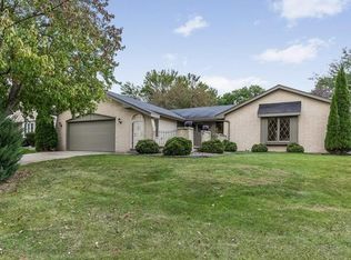9730 Elmcrest Dr, Clive, IA 50325