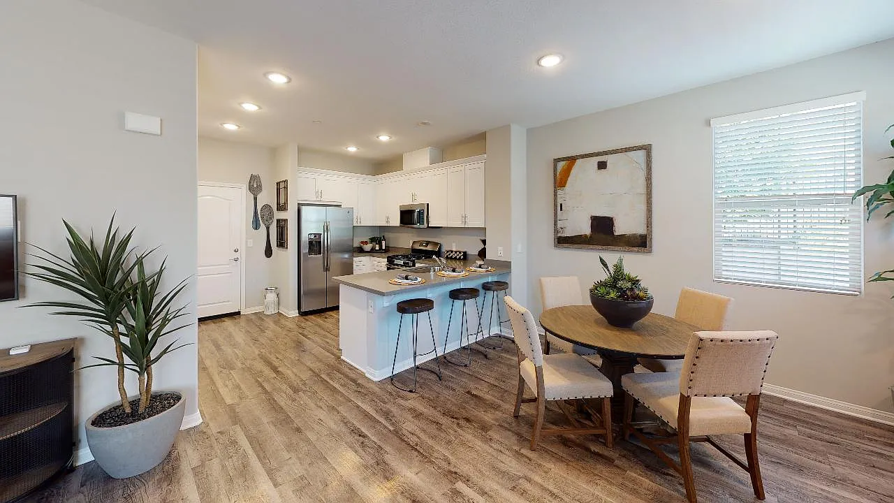 Mitchell Place Apartments — Photo 4