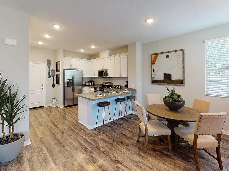 Mitchell Place Apartments — Photo 4