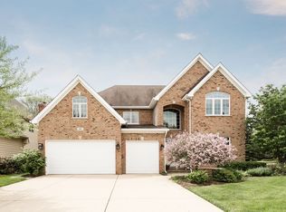 201 64th St, Willowbrook, IL 60527