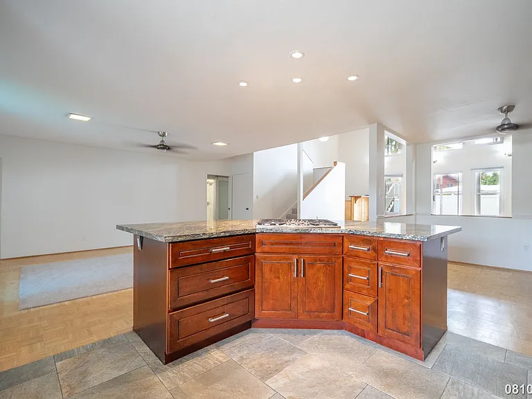 611 Kaiemi St — Photo 9