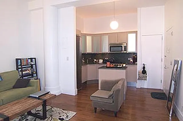 Rented by R New York | media 40