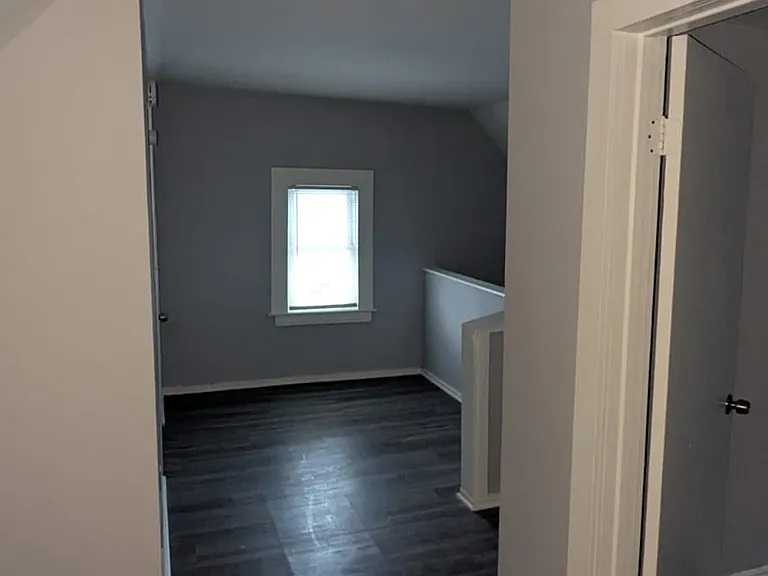 165 Starr St #2A — Photo 4
