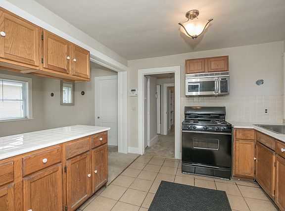 5th image of 645 Massena Ave