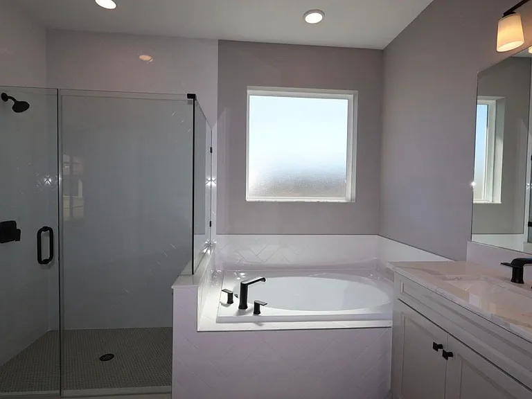 1654 Suttonset Trl — Photo 3