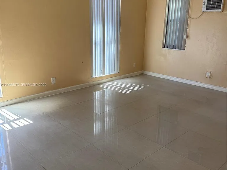 695 NE 151st St #3 — Photo 5