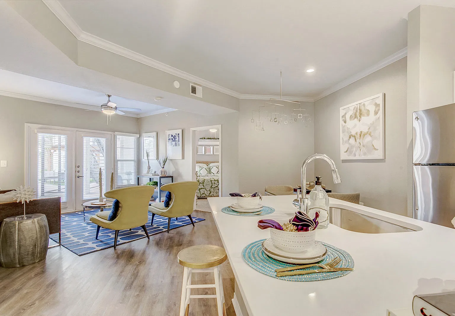 5 Mockingbird Apartments — Photo 4