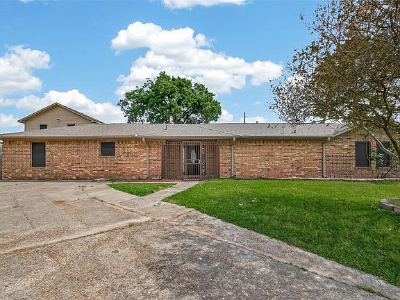 2nd image of 14731 Conover Ct