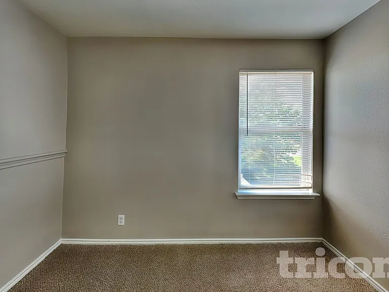 6734 Sandy Point Dr — Photo 9