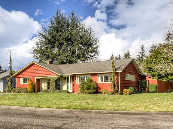2nd image of 803 5th Ave SE