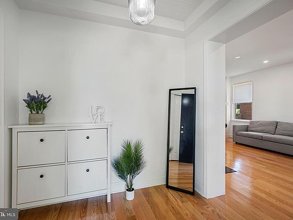 3rd image of 708 Hankin St