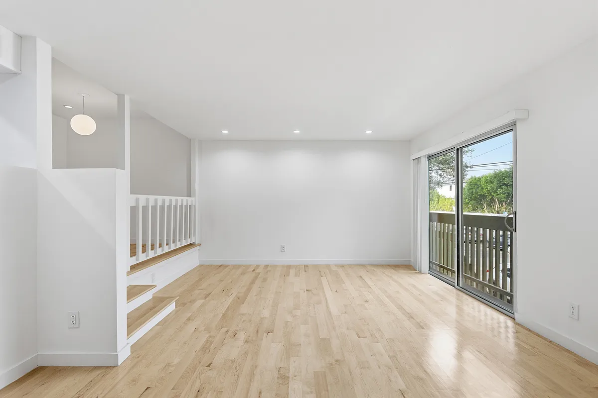 Building Photo - 4111 Tujunga Ave #14
