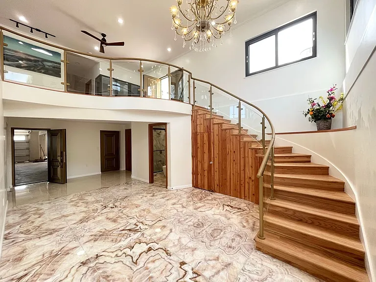 2045 Mott Smith Dr — Photo 25