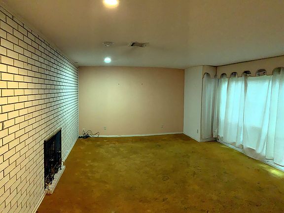 4th image of 112 W Highland Ave